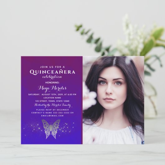 Lila Royal Blue Quinceanera Einladung (Stehend Vorderseite)