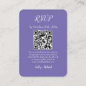 Lila RSVP QR-Code für kleine vertikale Hochzeiten Begleitkarte (Vorderseite)