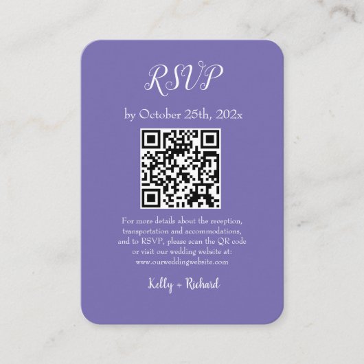 Lila RSVP QR-Code für kleine vertikale Hochzeiten Begleitkarte (Vorderseite)