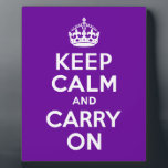 Lila ruhig bleiben und weiterfahren fotoplatte<br><div class="desc">Ein heller Farbton lila (660099) sorgt für eine moderne Version des klassischen Designs "Keep Calm and Carry On".</div>