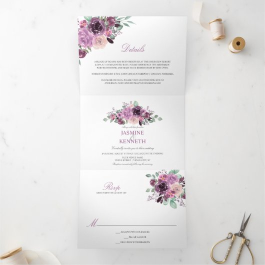 Lila Sangria Mauve Aquarellfarben Blume Grüne Dreifach Gefaltete Einladung (Innenseite)