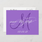 Lila Save the Date Monogramm Postkarte (Vorne/Hinten)
