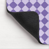 Lila Schachbrett Diamantmuster Mousepad (Ecke)