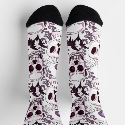 Lila Schädel, Fledermäuse und Sortierung Socken (Oben)