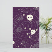 Lila Schädelmuster Briefpapier (Stehend Vorderseite)
