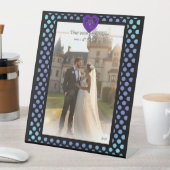 Lila Schirm und Herz .7 Sockelschild (In Situ)