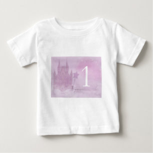 lila Schloss zum 1. Geburtstag Magisch Baby T-shirt