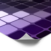 Lila Schmetterling auf mosaikem Hintergrund Poster (Ecke)