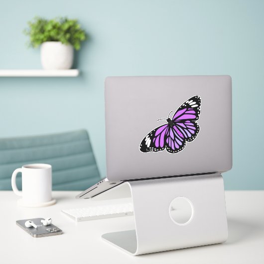 Lila Schmetterling Aufkleber (Laptop auf Schreibtisch)