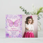 Lila Schmetterling Geburtstag Einladung mit Foto (Stehend Vorderseite)
