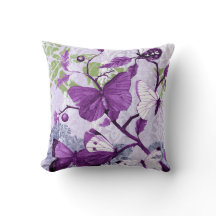 Lila Schmetterlinge auf einem Zweig