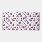 Lila Schmetterlinge Muster Monogramm Schreibtischunterlage (Vorderseite)