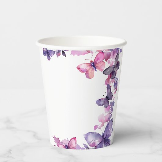 Lila Schmetterlingsmädchen Pappbecher (Rückseite)
