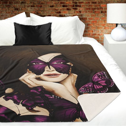 Lila Schmetterlingsmasquerade Sherpadecke