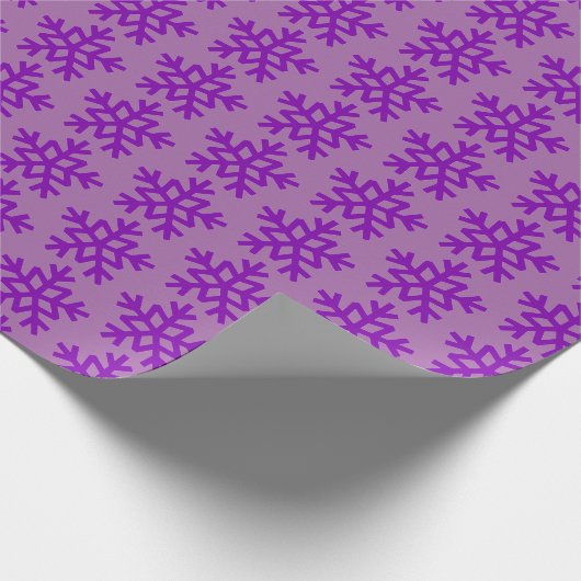 Lila Schneeflocken Geschenkpapier (Ecke)