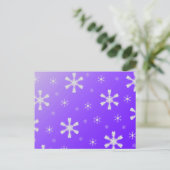 Lila Schneeflocken Postkarte (Stehend Vorderseite)