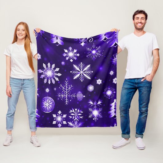 Lila Schneeflockenmuster Fleecedecke (Beispiel)