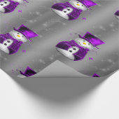 Lila Schneemänner auf Dunkelsilber Geschenkpapier (Ecke)