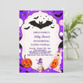 Lila schöne Halloween Niedliche Babydusche Einladung (Stehend Vorderseite)