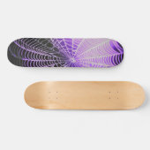 Lila Schwarz-Creepy-Spooky-Spinnennetz Skateboard (Horizontal)