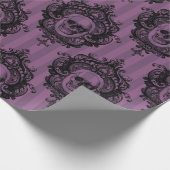 Lila-Schwarz-Viktorianisch-Skulptur-Muster Hallowe Geschenkpapier (Ecke)