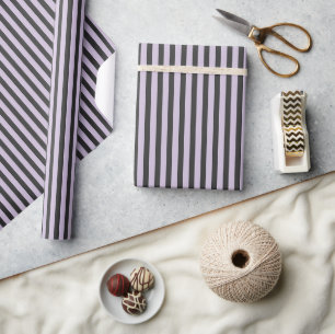Lila Schwarz Weiß Gestreift Geburtstag Geschenkpapier