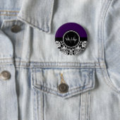 Lila Schwarz-weißer Damaselmonogramm Button (Beispiel)