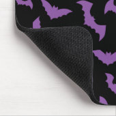 Lila schwarze Fledermäuse mit Horror Mousepad (Ecke)