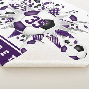 lila schwarze Fußballbälle spielen Mädchensportrau Sherpadecke