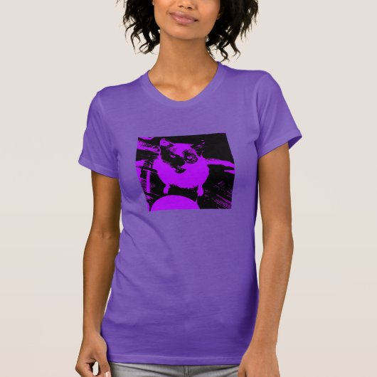 Lila Schwarze Katze T-Shirt (Vorderseite)