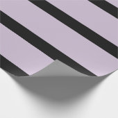 Lila, schwarze und helle Bleistift-Streifen Geschenkpapier (Ecke)
