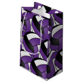 Lila, schwarze und weiße Volleybälle Kleine Geschenktüte (Rückseite Schrägansicht)