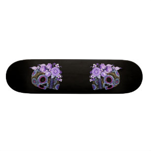 Lila schwarzer Blütenschädel Skateboard