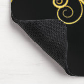 Lila-schwarzer Swirl mit Initial Mousepad (Ecke)