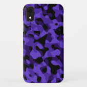 Lila Schwarzes Camouflage-Muster Case-Mate iPhone Hülle (Rückseite)
