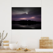 Lila schwarzes Himmelswasser Poster (Küche)