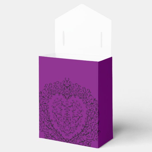 Lila schwarzes Hochzeitgothic Herz Geschenkschachtel (Geöffnet)