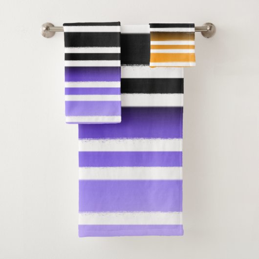 Lila Schwarzes Orange Paint Brush Halloween Badhandtuch Set (Insitu)