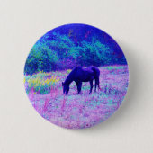 Lila Schwarzes Pferd im Regenbogenfeld Button (Vorderseite)