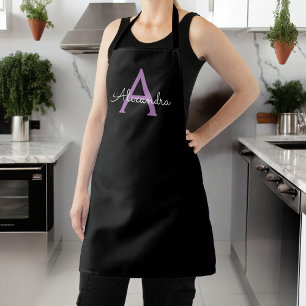 Lila Schwarzes Skript Mädchen Monogramm Name Schürze
