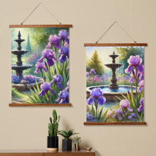 Lila Schwertlilien Blumen und Brunnen Wandteppich Mit Holzrahmen