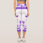 Lila schwimmende Herzen Capri Leggings (Rückseite)