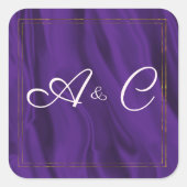 Lila Seide und Gold Mit Monogramm Quadratischer Aufkleber (Vorderseite)