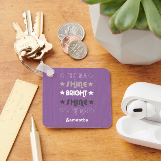 Lila Shine. Shine. Hell. Shine. Shine. Schlüsselanhänger (Schreibtisch)