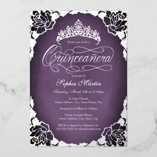Lila Silver Elegante Script Rose Quinceanera Folieneinladung (Vorderseite)