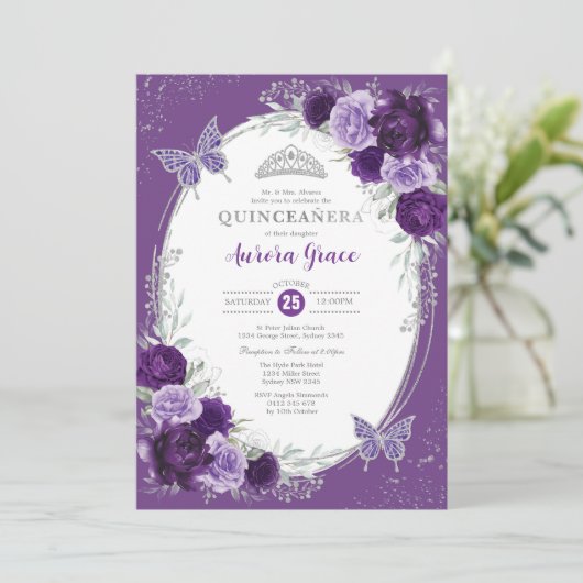 Lila Silver Quinceañera Mis Quince 15 Anos Einladung (Stehend Vorderseite)