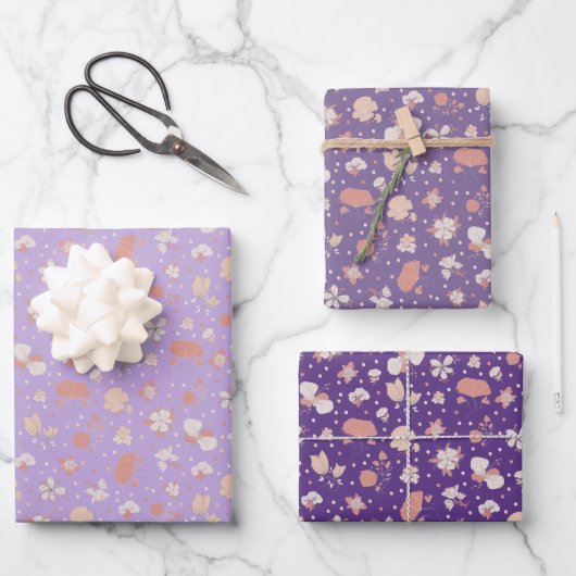 Lila skizzierte Blumen Geschenkpapier Set (Vorderseite)