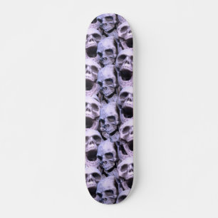 Lila Skulls Skateboard