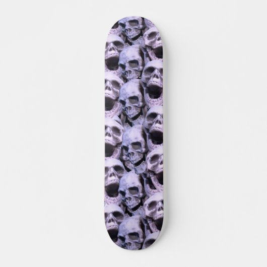 Lila Skulls Skateboard (Vorne)