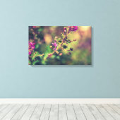 Lila Sommernatur Leinwanddruck (Insitu (Holzboden))